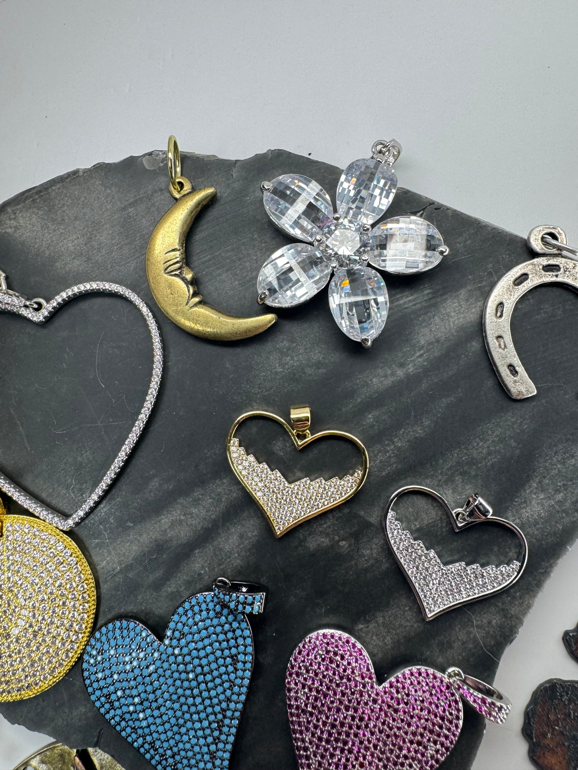 Mix 4 - Pendants and Charms