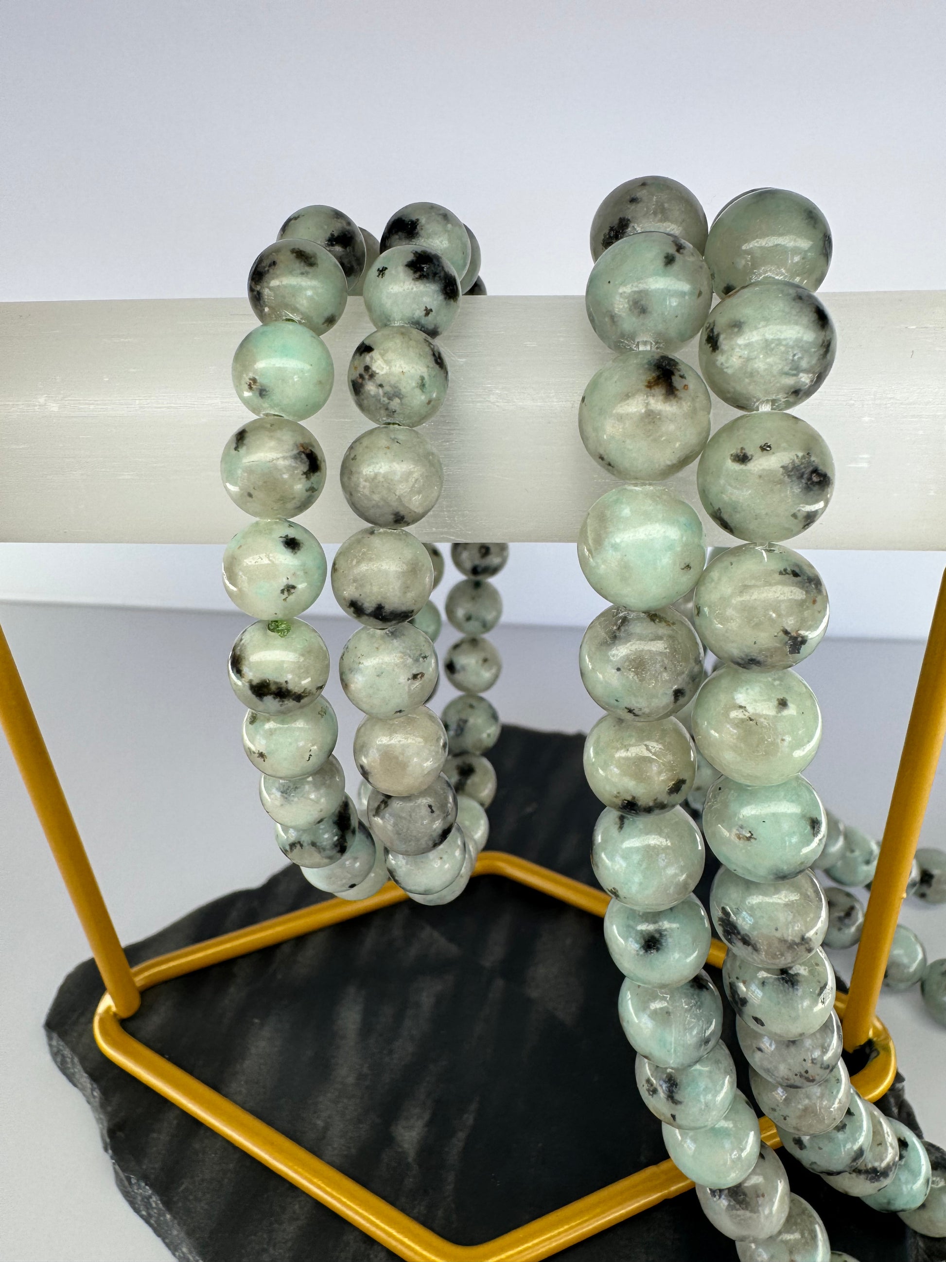 Sesame Kiwi Jasper