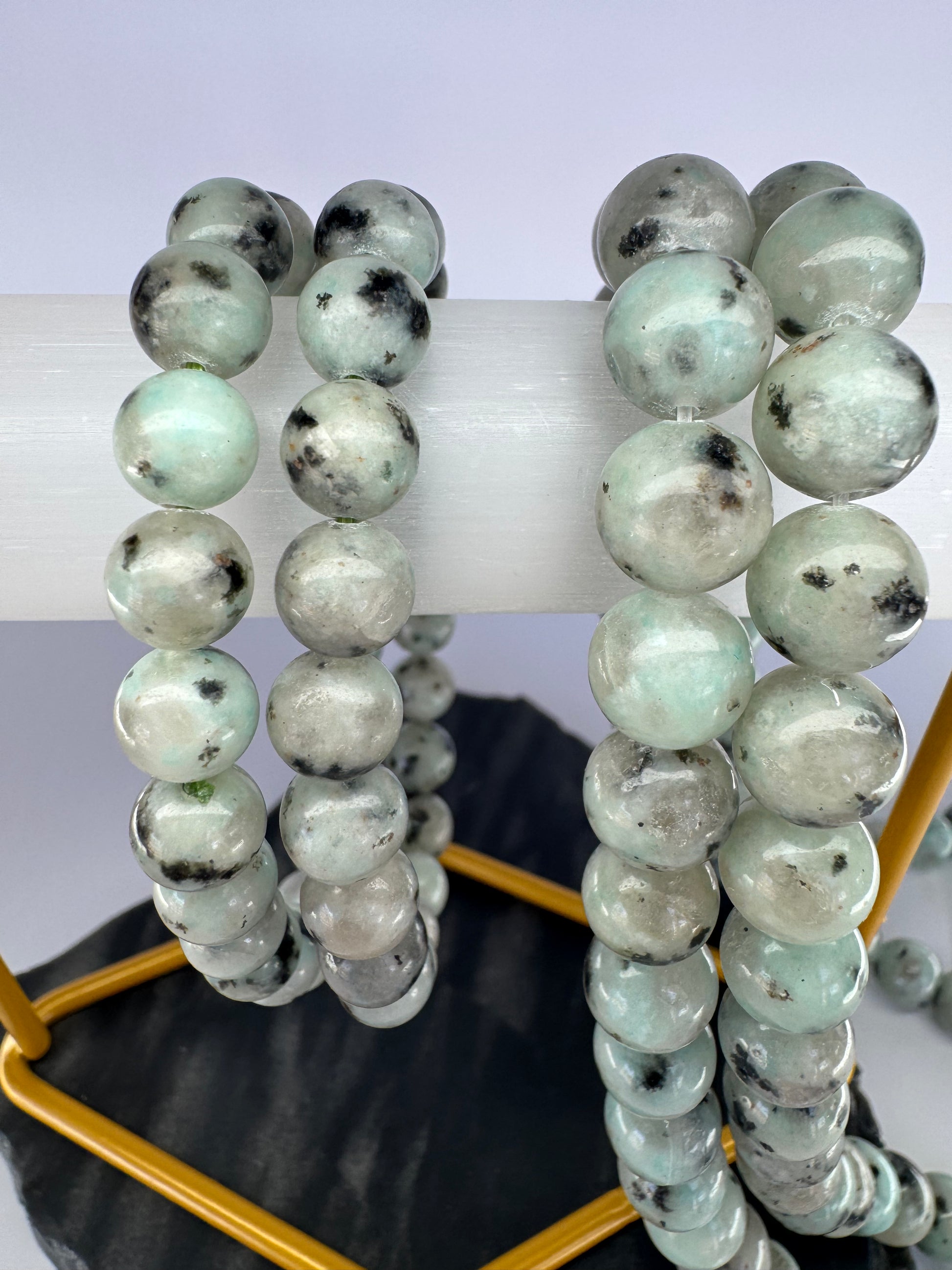 Sesame Kiwi Jasper